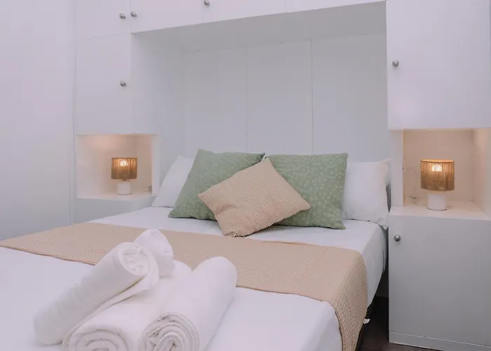 Brillo Desde La Ventana En By * Vigo