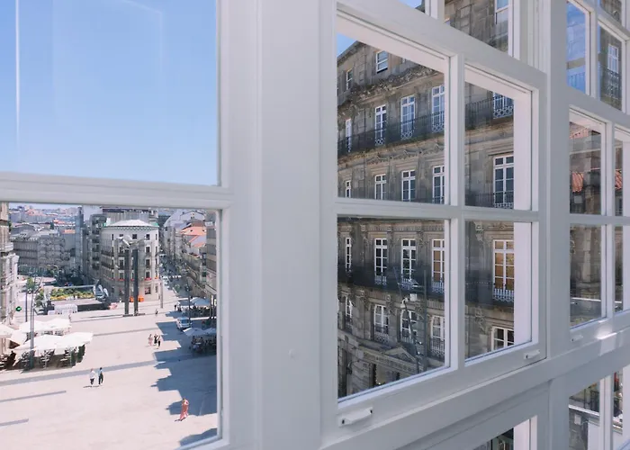 Brillo Desde La Ventana En By *