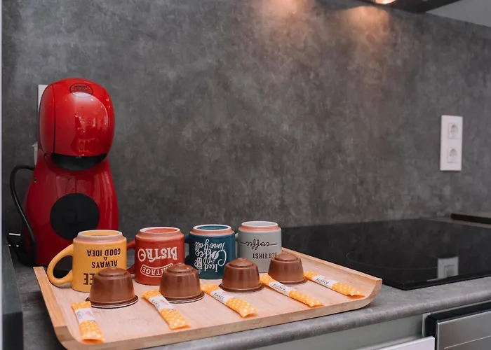 Brillo Desde La Ventana En By Apartmán