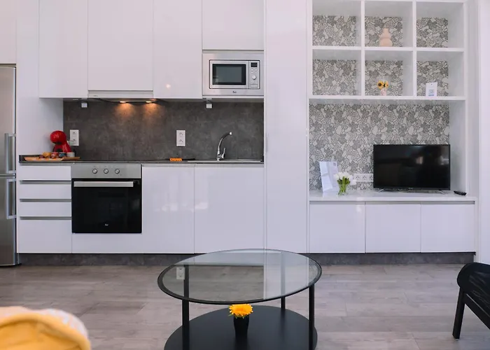 Brillo Desde La Ventana En By Apartmán Vigo