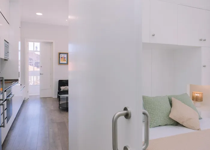 Brillo Desde La Ventana En By * Vigo