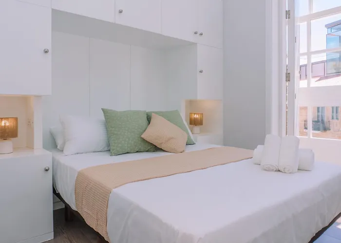 Brillo Desde La Ventana En By Apartmán *